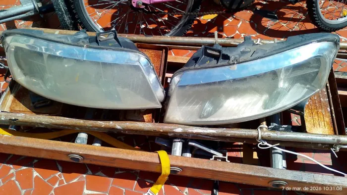 Faróis de Fiat Estilo