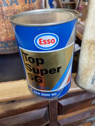 Lata de óleo Esso lacrada