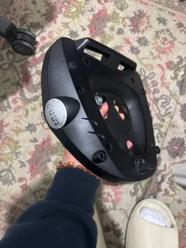 Suporte medalhão givi, já vai com a chapa