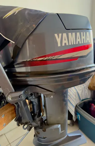 Motor de popa Yamaha 25 HP