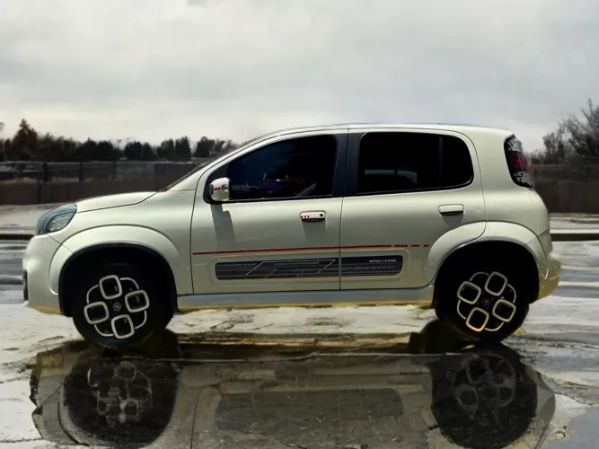 Fiat Uno Sporting Dualogic 1.4 EVO Flex 8V 4P 2016
