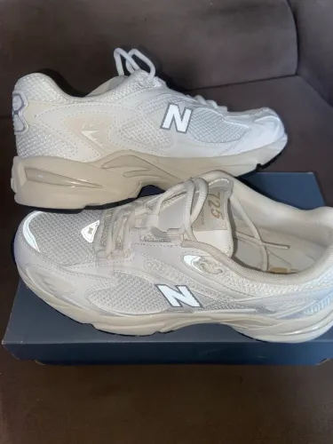 Tênis New Balance 725
