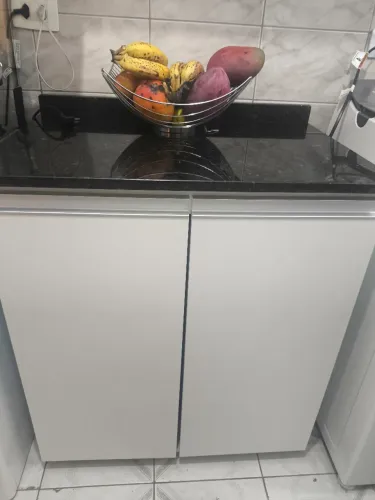 Balcão com tampo de granito 