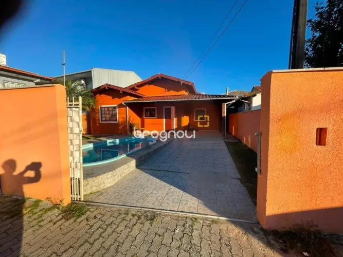 Casa ampla com piscina e excelente localização nos Ingleses  Florianópolis