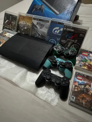 PlayStation 3 Super Slim 250 GB + 3 Controles + 9 Jogos - Funcionando Perfeitamente