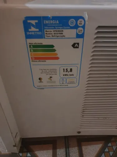 Vendo um ar-condicionado pega perfeitamente motivo da venda eu vou viajar quero