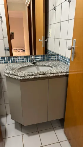 ARMÁRIOS DE BANHEIRO NOVINHOS - ÓTIMO ESTADO