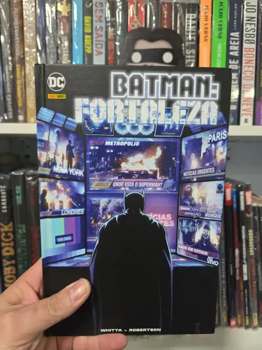 Batman Fortaleza - HQ Capa Dura - Novíssima