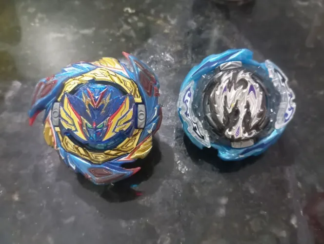 Lote de Beyblade Burts Takara tomy