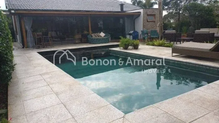 Casa de condomínio com 388 m² e 3 quartos