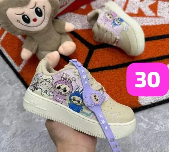 Tênis infantil do LABUBU N°30 90 REAIS