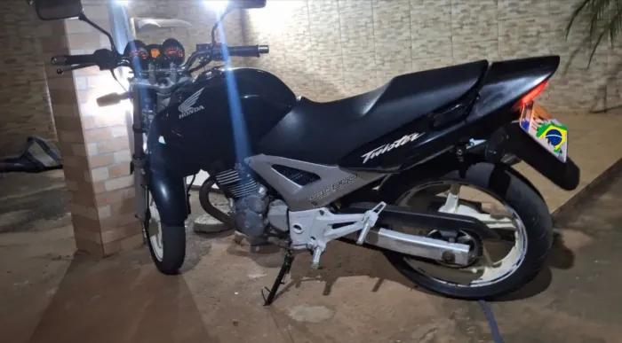 VENDO MOTO TWISTER 250 C  ANO 2004 TRANSFERI