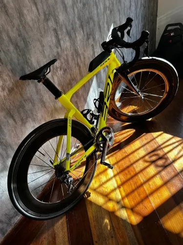 RODAS CARBONO 88mm e pneus bike speed