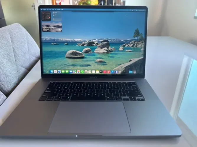 Apple 2019 MacBook Pro 16" Intel Core i7-9750H 16GB 512GB SSD Radeon Pro 5300M
