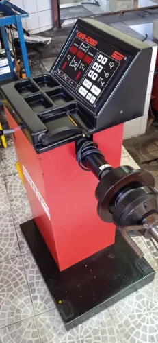 BALANCEADOR DE RODAS