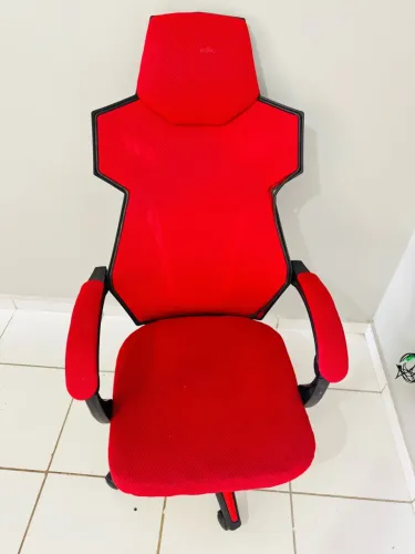 ? VENDO CADEIRA GAMER PRETA E VERMELHA