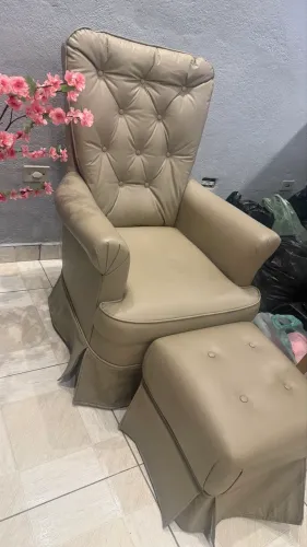 Poltrona de couro ? amamentação