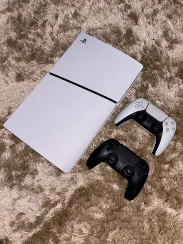 Playstation 5 (PS5) Digital 1TB + 2 Controles - Completo com caixa