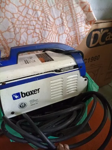 vendo máquina de solda 150 amperes valor 400,00 reais contato *