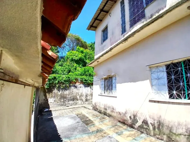 Vende-se esta casa com facilidade para negativados