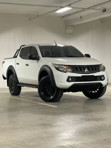Mitsubishi L200 Triton Motorsports HPE 2.4 Dies 2021