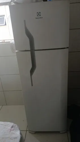 Geladeira semi nova