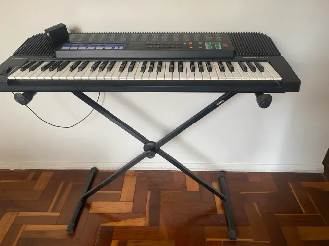 Teclado Casio CT 670 + suporte