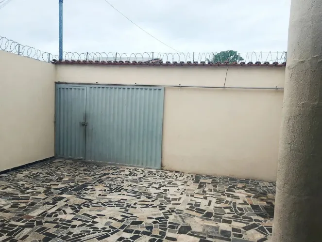 Casa boa, prontinha pra morar 