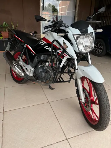 Vende-se Titan 2021 s