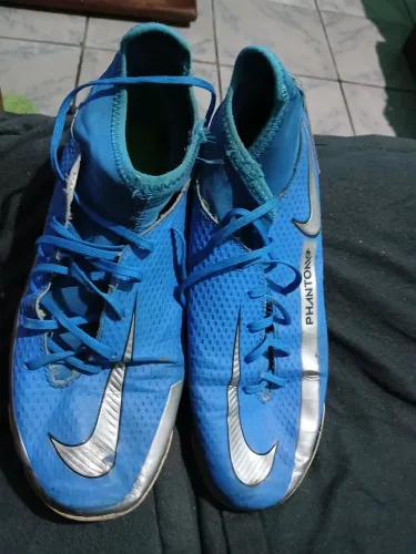 Vendo chuteira tamanho 39