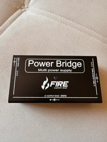 Fonte para pedais Power Bridge Fire Custom Shop