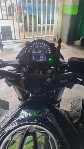 Vende-se kawasaki z400 2022