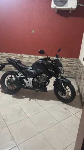 CB 300F Único dono Nova demais
