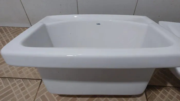 Vendo tanque de lavar roupas celite