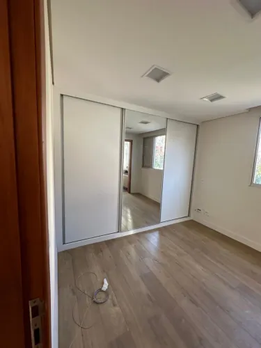 Guarda-Roupa Casal Planejado 3,00 x 2,50 m | Portas de Correr com Espelho | Estado de Novo