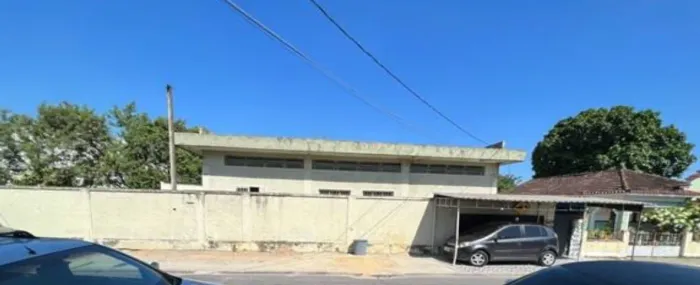 Ponto Comercial para Venda em Rio de Janeiro, Santa Cruz, 4 dormitórios, 2 banheiros