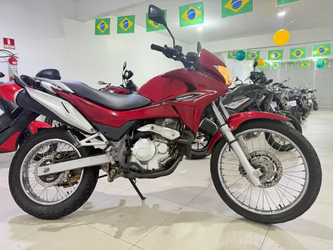 HONDA NX 400i FALCON VERMELHA 