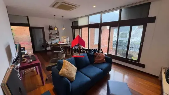 Botafogo - Casa Triplex em Condomínio fechado de 5 quartos com 2 suítes , vaga de garagem 
