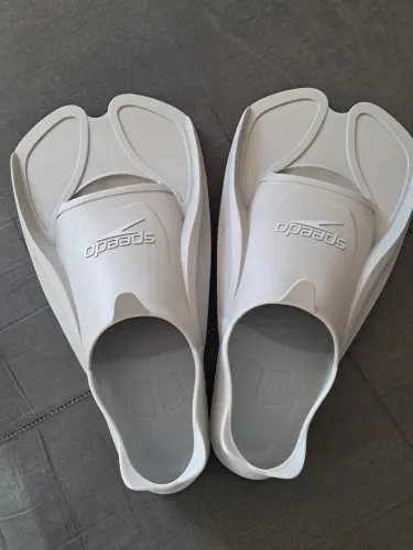 Vendo nadadeira pé de pato Speedo
