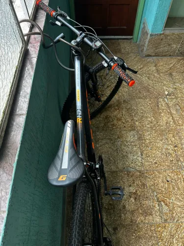 Bicicleta GTSM1 Ride Aro 29 - Preta e Laranja - Zero