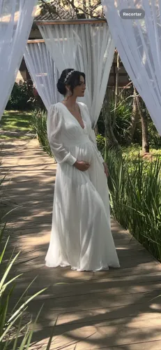 Vestido de noiva em crepe de seda off white