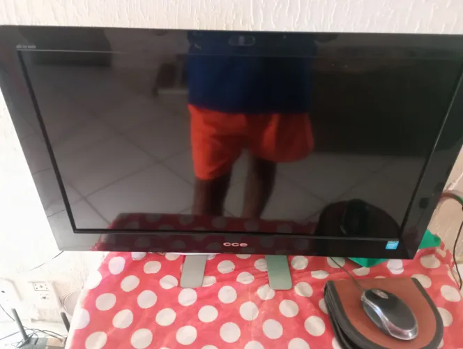 Vendo computador raro com CPU embutido no monitor