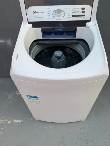 Máquina Electrolux 14 KG cesto de inox