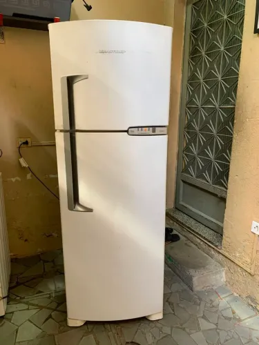 Geladeira Brastemp Clean Frost Free BRM39E - 352 Litros | Excelente Estado