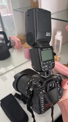Câmera fotográfica Nikon 7000