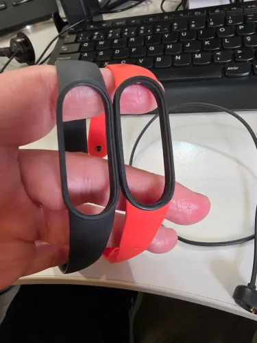 Pulseira e Carregador Mi Smart Band 5 ou da Mi Smart Band 6.