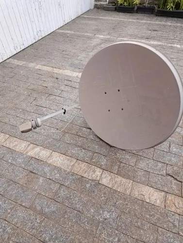 Estou doando 2 antenas Parabolicas 