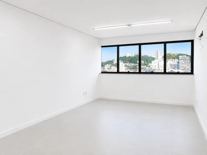 Locação - Sala comercial no Grand Tower com aproximadamente 40m² no Centro da cidade