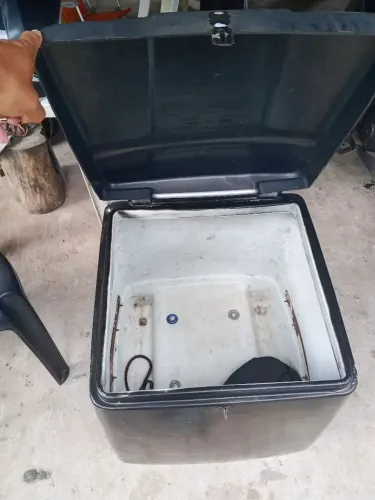 Vendo ou troco baú 