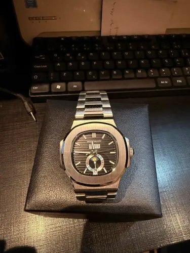 Vendo Patek Philippe automática 1200 reais 